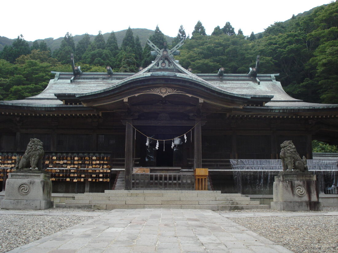 1280px-hakodate_hachiman_shrine